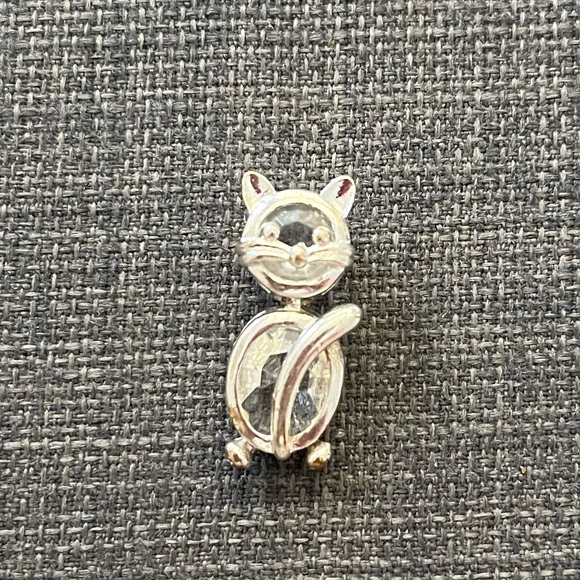 Crystal Lucky Cat Pin Kitty Mobile Body AVON Jewelry Statement Lapel Brooch New - Picture 1 of 5